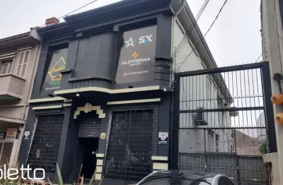 Aluga casa comercial r$6.000,00 , podendo ser usado para vários seguimentos