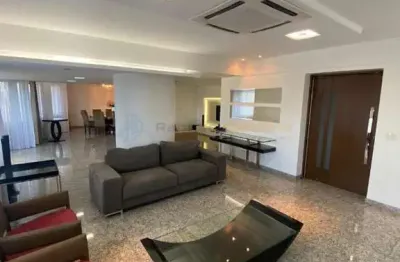 Lindo e espaçoso apartamento de 330m² na praça do monteiro