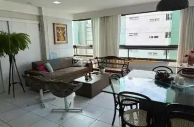 Lindo e espaçoso apartamento de 4 quartos disponível para venda no coração da zona norte
