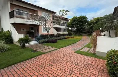 Linda e espaçosa casa disponível em condomínio no poço da panela