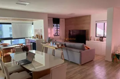 Lindo e espaçoso apartamento reformado disponível para compra no bairro da tamarineira