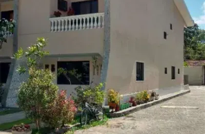 Casa em Condomínio Fechado à Venda no Ficos Benjamin – Ampla, Confortável e com Lazer Completo !