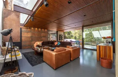 Casa com 4 quartos em condomínio em itaipava, petrópolis.