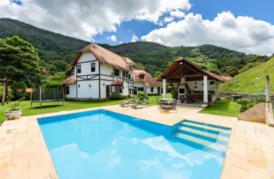 Casa com 7 quartos em condomínio em pedro do rio, petrópolis.