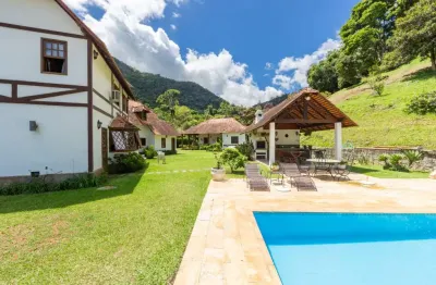 Casa com 7 quartos em condomínio em pedro do rio, petrópolis.