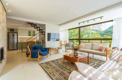 Casa com 3 quartos em condomínio em pedro do rio, petrópolis.