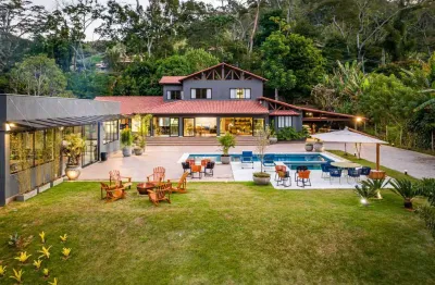 Casa com 8 quartos em condomínio em pedro do rio, petrópolis.