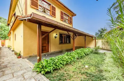 Casa com 3 quartos à venda na Rua Juruena, 362, Agriões, Teresópolis