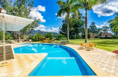 Casa com 5 quartos em condomínio em itaipava, petrópolis.