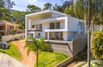 Casa com 4 quartos em construção em condomínio no quebra frascos, teresópolis.