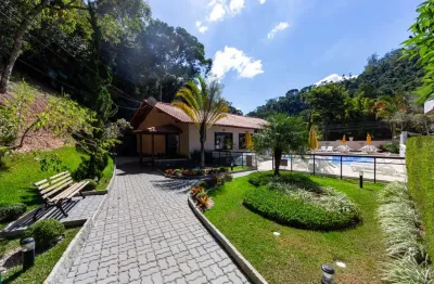 Casa em condomínio com 3 quartos na cascata do imbuí, teresópolis.