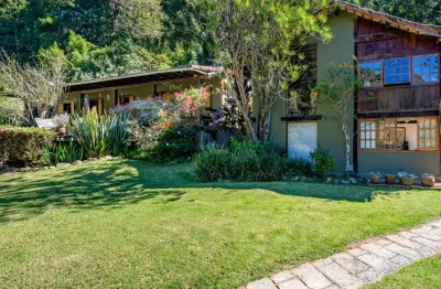 Casa com 5 quartos em condomínio em araras, petrópolis.
