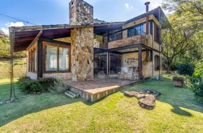 Casa com 2 quartos em condomínio em araras, petrópolis.