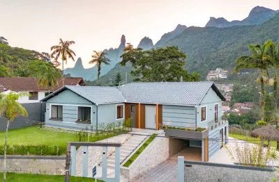 Casa em condomínio fechado com 4 quartos à venda na Rua Raul Pompéia, 294, Carlos Guinle, Teresópolis
