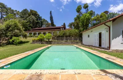 Casa linear com 4 quartos, terreno plano em quebra frascos