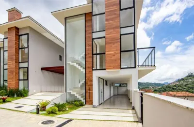 Casa em condomínio fechado com 5 quartos à venda na Rua Primeiro de Agosto, 715, Tijuca, Teresópolis