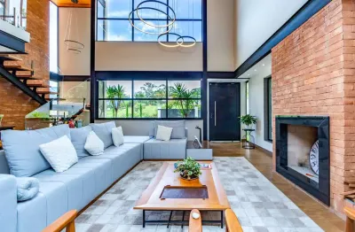 Casa moderna de 4 quartos no bairro iucas, em teresópolis.