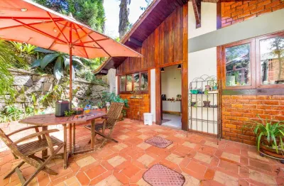 Casa com 5 quartos em condomínio na granja guarani, teresópolis.