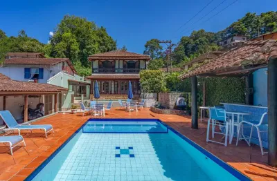 Casa com 3 quartos à venda na Rua Sebastião Heinen, 127, Duarte Silveira, Petrópolis