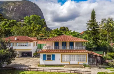 Casa com 5 quartos à venda na Rua Jaderico Machado, 152, Araras, Petrópolis