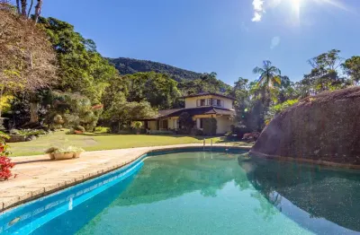 Casa dentro de condomínio com 5 quartos no bairro de quebra-frascos, teresópolis-rj.