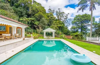Casa com 3 quartos à venda na Rua Kopke, 1120, Duchas, Petrópolis