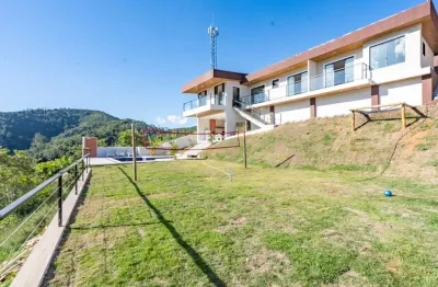 Casa em condomínio fechado com 3 quartos à venda na Rua Minas Gerais, 363, Nogueira, Petrópolis