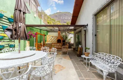 Casa com 4 quartos à venda na Rua Mello Guimarães, 650, Iucas, Teresópolis