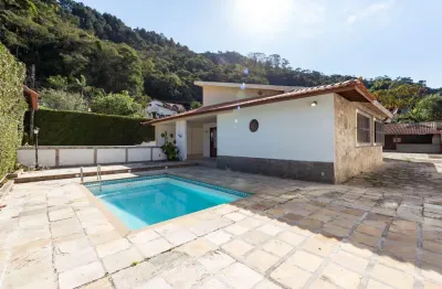 Casa com 3 quartos à venda na Rua Coronel Sílvio Lisboa da Cunha, 35, Taumaturgo, Teresópolis