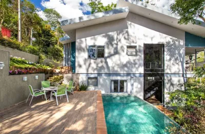 Casa em condomínio fechado com 5 quartos à venda na Rua Neuza Goulart Brizola, 2225, Itaipava, Petrópolis