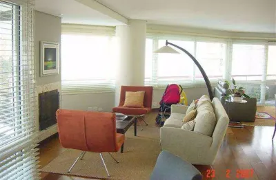 Apartamento à  venda vila andrade-morumbi, 210mt2., 03 suites, 04 vagas, depósito. ( projeto do arqto. ruy othake).  oportunidade única!