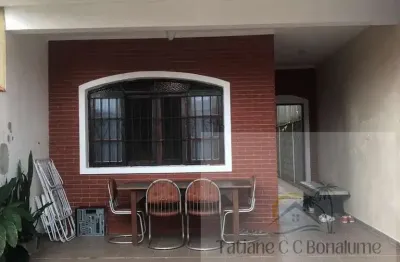 Casa a venda no bairro jardim suarão, localizado na cidade de itanhaém sp.
