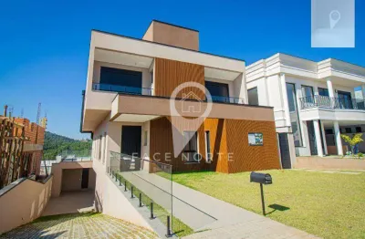 Casa em alphaville, nova, c/ fundos p/ mata, totalmente s/ vizinhos! 4 suítes!