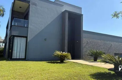 Casa de esquina, mobiliada, arquitetura fantástica, lago azul golfe clube!