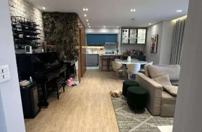 Apartamento com 109 mts  impecável, mobiliado e decorado, com sol o dia inteiro!