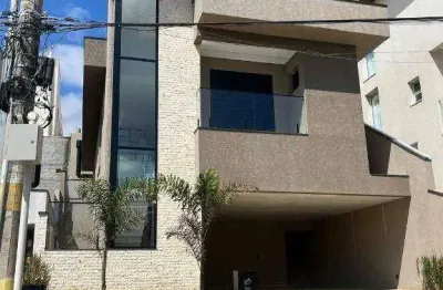Casa Semi Térrea à Venda Moderna, Completa e Pronta para Morar