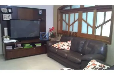 Casa com 4 quartos à venda na rua josé lobo, vila euclides, são bernardo do campo, 235 m2 por r$ 900.000