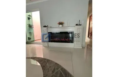 Casa com 3 quartos à venda na Rua da Pátria, Santa Terezinha, São Bernardo do Campo por R$ 1.500.000