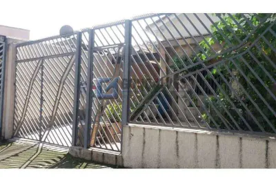 Casa com 2 quartos à venda na doutor gabriel nicolau, r, rudge ramos, são bernardo do campo por r$ 700.000