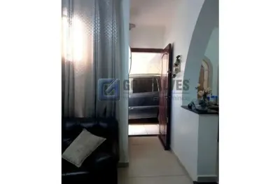Casa com 2 quartos à venda na rua itaguassú, vila vivaldi, são bernardo do campo, 200 m2 por r$ 1.050.000
