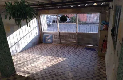 Casa com 4 quartos à venda na Rua Vitório Veneto, Vila Nossa Senhora das Vitórias, Mauá, 182 m2 por R$ 654.000