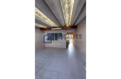 Casa com 3 quartos à venda na Rua România, Taboão, Diadema