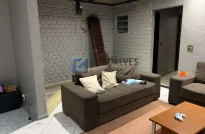 Sobrado à venda no bairro Parque Selecta em São Bernardo do Campo/SP, com 229m² e 3 Dormitórios sendo 1 suíte.