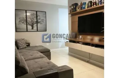 Sobrado à venda no bairro Dos Casa em São Bernardo do Campo/SP, com 221m² e 03 Dormitorios sendo 01 suíte.