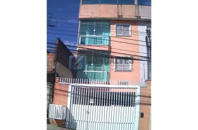 Apartamento Cobertura Duplex 2 dormitórios sendo 1 suite, 100 mts² no Jardim Santo André em Santo André.
