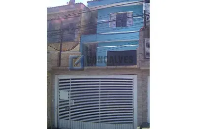Sobrado 4 dormitórios sendo 1 suite, 284 m² no Jardim Las Vegas em Santo André.