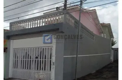 Sobrado 5 dormitórios, 200 mts²  no Parque Novo Oratório em Santo André.