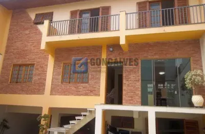 Casa com 3 quartos à venda na rua josé giarolla, nova petrópolis, são bernardo do campo por r$ 2.600.000