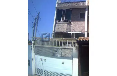 Sobrado à venda no  centro de são bernardo do campo/ sp, com 352m² e 4 quartos sendo 4 suítes.