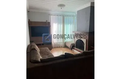 Sobrado à venda no parque terra nova i em são bernardo do campo/sp, com 152m² e 3 quartos sendo 1 suíte.